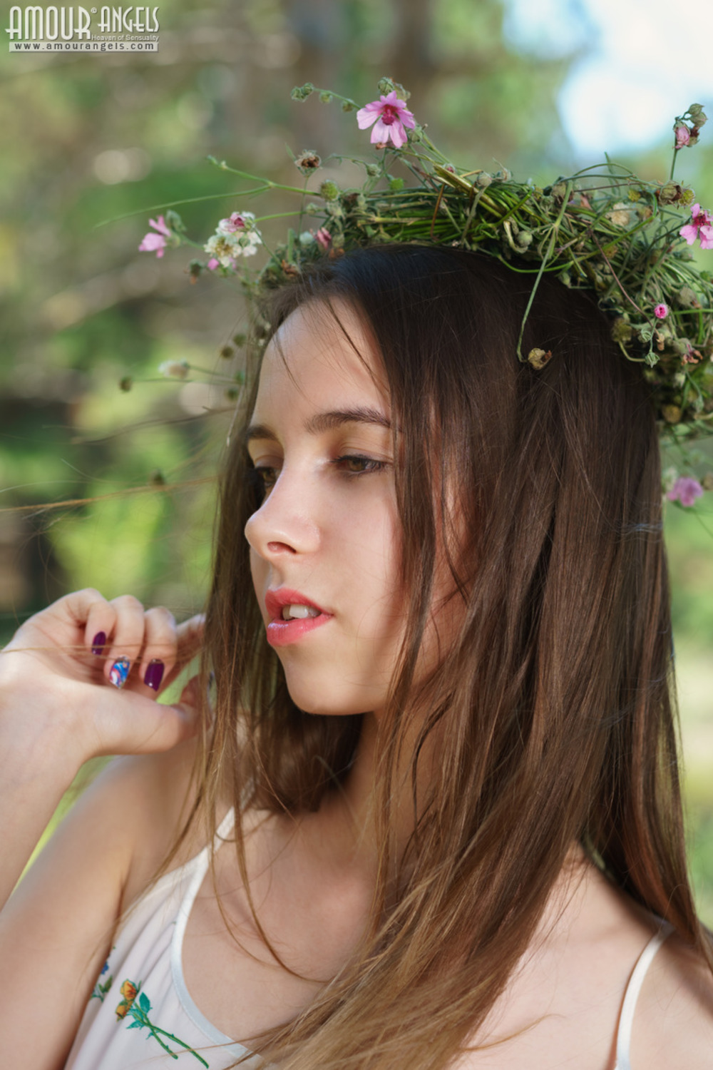 Stunning model outdoors 1