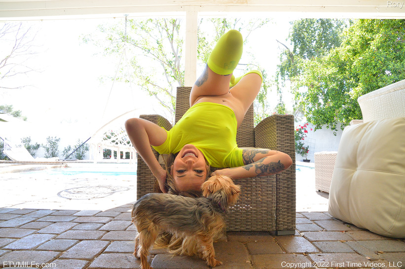 Sexy In Neon Yellow 17