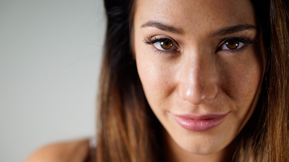 Eva Lovia 15