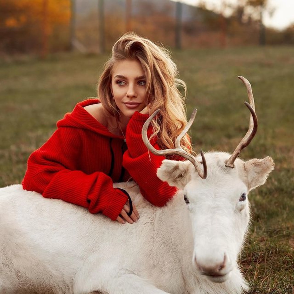 Alexa Breit Xmas Session 21