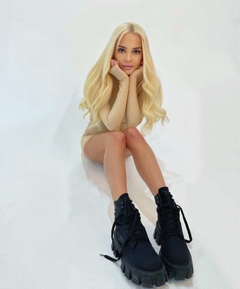 Kristina Zhuravleva 16