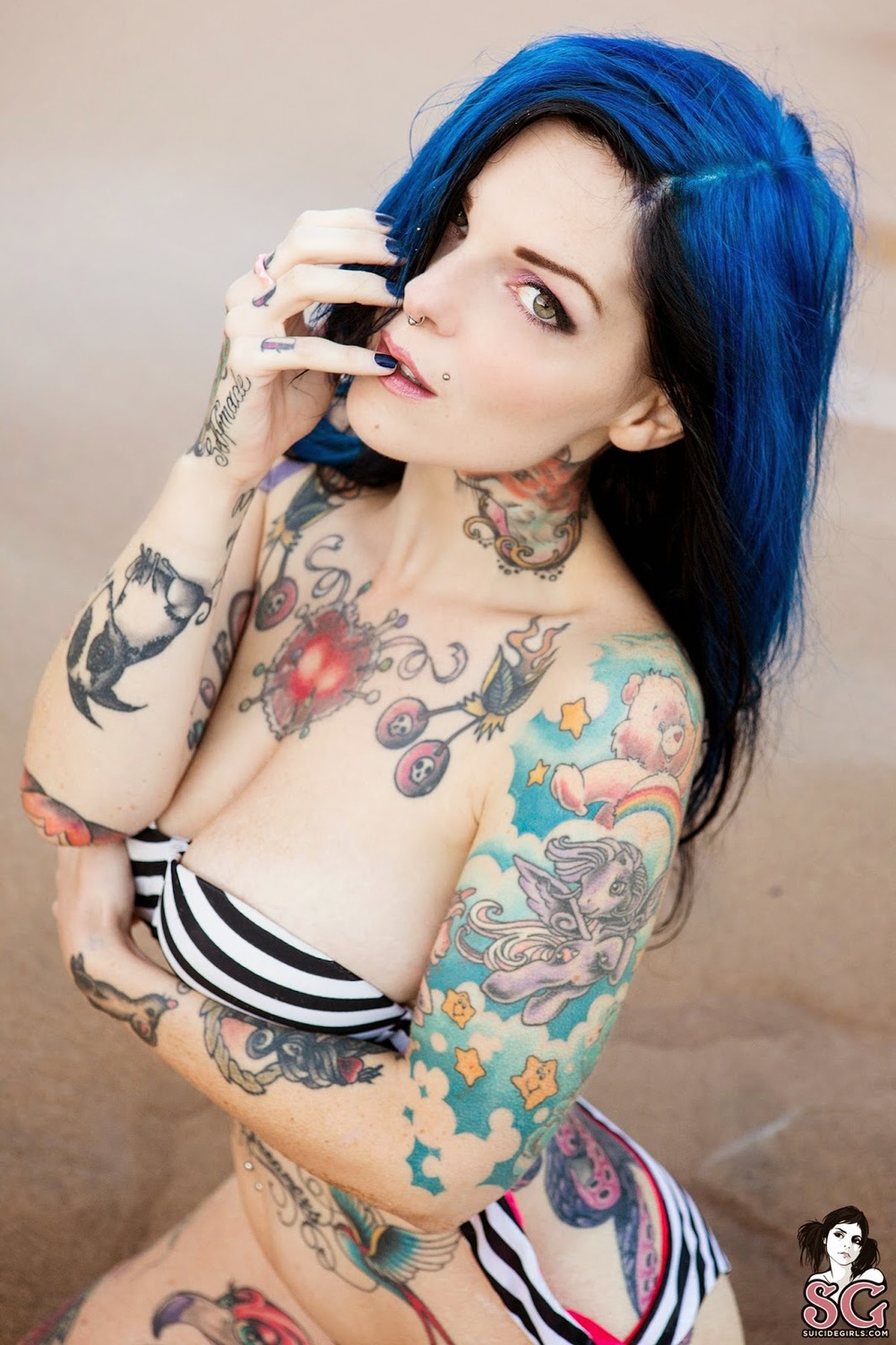 Feel In Blue 04